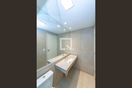 Apartamento à venda com 102m², 2 quartos e 2 vagas Apartamento à venda com 102m², 2 quartos e 2 vagasBanheiro da Suíte 2