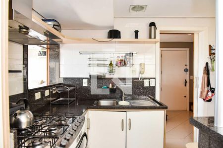 Apartamento à venda com 210m², 3 quartos e 3 vagas Apartamento à venda com 210m², 3 quartos e 3 vagasCozinha e Área de Serviço