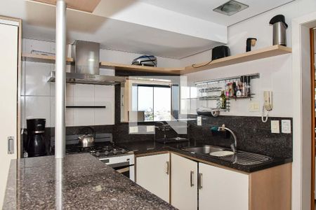 Apartamento à venda com 210m², 3 quartos e 3 vagas Apartamento à venda com 210m², 3 quartos e 3 vagasCozinha e Área de Serviço
