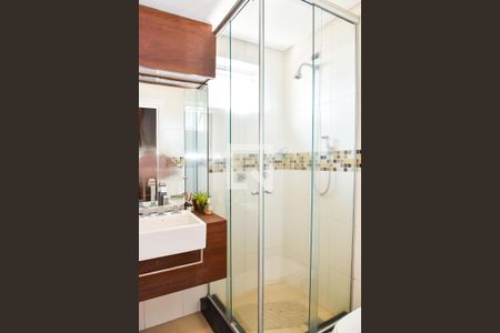 Apartamento à venda com 210m², 3 quartos e 3 vagas Apartamento à venda com 210m², 3 quartos e 3 vagasBanheiro Social 2