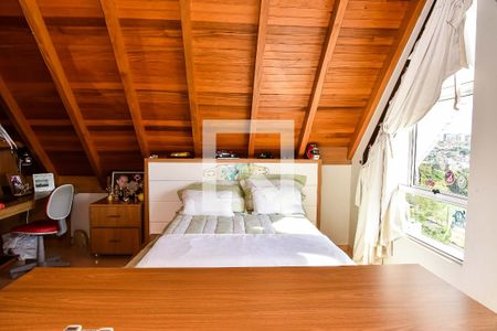 Apartamento à venda com 210m², 3 quartos e 3 vagas Apartamento à venda com 210m², 3 quartos e 3 vagasSótão