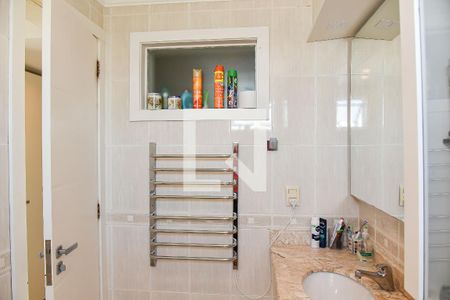 Apartamento à venda com 210m², 3 quartos e 3 vagas Apartamento à venda com 210m², 3 quartos e 3 vagasBanheiro da Suíte