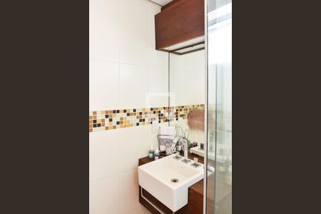 Apartamento à venda com 210m², 3 quartos e 3 vagas Apartamento à venda com 210m², 3 quartos e 3 vagasBanheiro Social 2