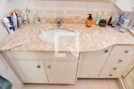 Apartamento à venda com 210m², 3 quartos e 3 vagas Apartamento à venda com 210m², 3 quartos e 3 vagasBanheiro da Suíte