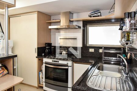 Apartamento à venda com 210m², 3 quartos e 3 vagas Apartamento à venda com 210m², 3 quartos e 3 vagasCozinha e Área de Serviço