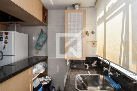 Apartamento à venda com 210m², 3 quartos e 3 vagas Apartamento à venda com 210m², 3 quartos e 3 vagasCozinha e Área de Serviço