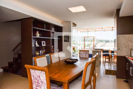 Apartamento à venda com 210m², 3 quartos e 3 vagas Apartamento à venda com 210m², 3 quartos e 3 vagasCobertura