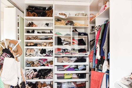 Apartamento à venda com 210m², 3 quartos e 3 vagas Apartamento à venda com 210m², 3 quartos e 3 vagasQuarto 2