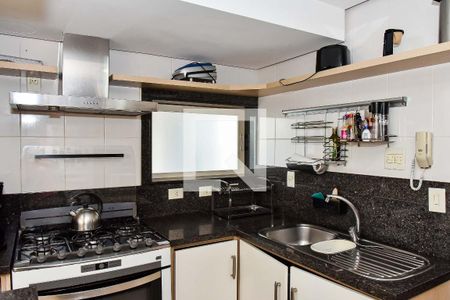 Apartamento à venda com 210m², 3 quartos e 3 vagas Apartamento à venda com 210m², 3 quartos e 3 vagasCozinha e Área de Serviço