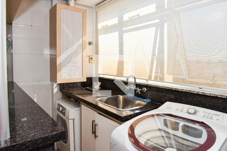 Apartamento à venda com 210m², 3 quartos e 3 vagas Apartamento à venda com 210m², 3 quartos e 3 vagasCozinha e Área de Serviço