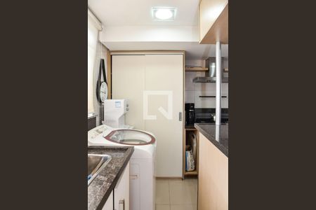 Apartamento à venda com 210m², 3 quartos e 3 vagas Apartamento à venda com 210m², 3 quartos e 3 vagasCozinha e Área de Serviço