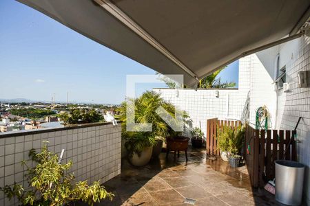 Apartamento à venda com 210m², 3 quartos e 3 vagas Apartamento à venda com 210m², 3 quartos e 3 vagasTerraço