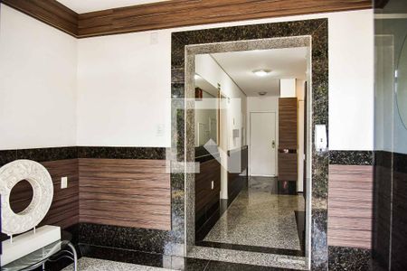 Apartamento à venda com 210m², 3 quartos e 3 vagas Apartamento à venda com 210m², 3 quartos e 3 vagasHall Social