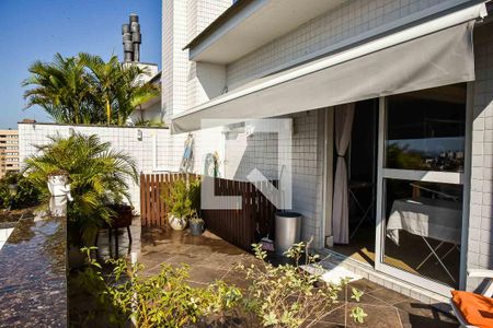 Apartamento à venda com 210m², 3 quartos e 3 vagas Apartamento à venda com 210m², 3 quartos e 3 vagasTerraço