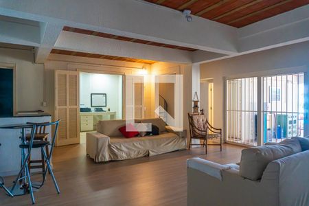 Casa à venda com 380m², 4 quartos e 4 vagas Casa à venda com 380m², 4 quartos e 4 vagasSalão