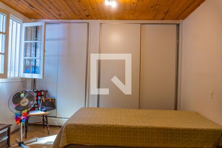 Casa à venda com 380m², 4 quartos e 4 vagas Casa à venda com 380m², 4 quartos e 4 vagasQuarto 1