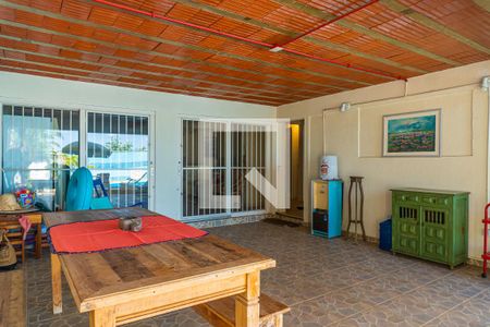 Casa à venda com 380m², 4 quartos e 4 vagas Casa à venda com 380m², 4 quartos e 4 vagasQuintal