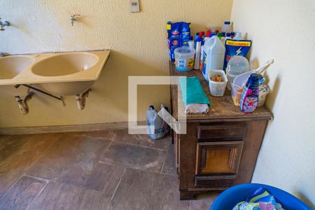 Casa à venda com 380m², 4 quartos e 4 vagas Casa à venda com 380m², 4 quartos e 4 vagasÁrea de Serviço