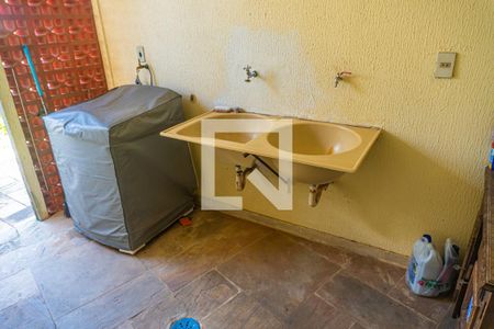 Casa à venda com 380m², 4 quartos e 4 vagas Casa à venda com 380m², 4 quartos e 4 vagasÁrea de Serviço