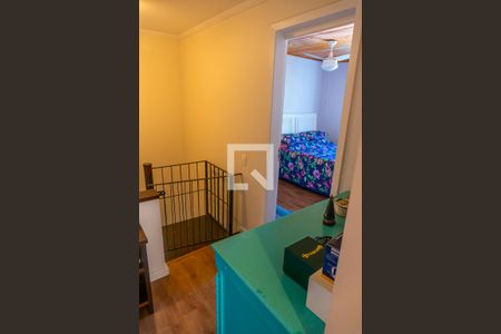 Casa à venda com 380m², 4 quartos e 4 vagas Casa à venda com 380m², 4 quartos e 4 vagasCorredor