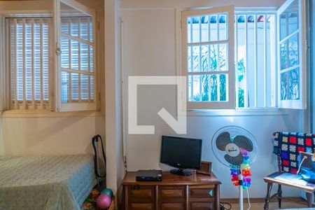 Casa à venda com 380m², 4 quartos e 4 vagas Casa à venda com 380m², 4 quartos e 4 vagasQuarto 1