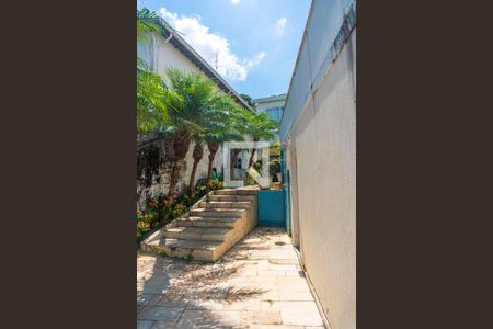 Casa à venda com 380m², 4 quartos e 4 vagas Casa à venda com 380m², 4 quartos e 4 vagasQuintal