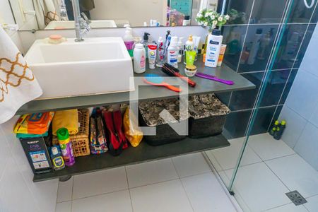 Casa à venda com 380m², 4 quartos e 4 vagas Casa à venda com 380m², 4 quartos e 4 vagasBanheiro da Suíte 1