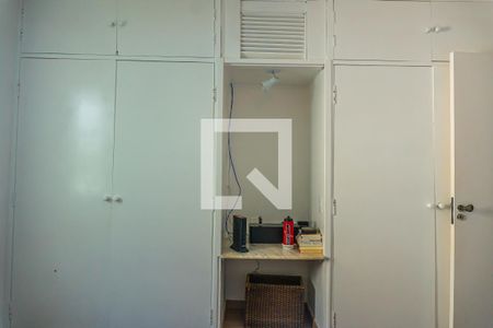 Casa à venda com 380m², 4 quartos e 4 vagas Casa à venda com 380m², 4 quartos e 4 vagasQuarto 2