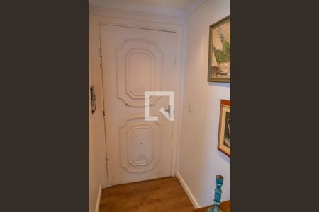 Casa à venda com 380m², 4 quartos e 4 vagas Casa à venda com 380m², 4 quartos e 4 vagasSala