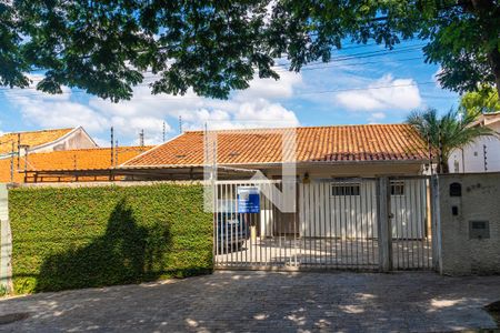 Casa à venda com 380m², 4 quartos e 4 vagas Casa à venda com 380m², 4 quartos e 4 vagasFachada