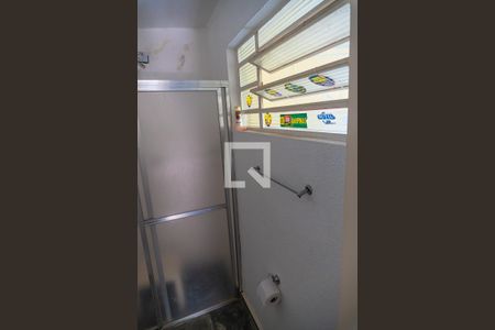 Casa à venda com 380m², 4 quartos e 4 vagas Casa à venda com 380m², 4 quartos e 4 vagasBanheiro de serviço