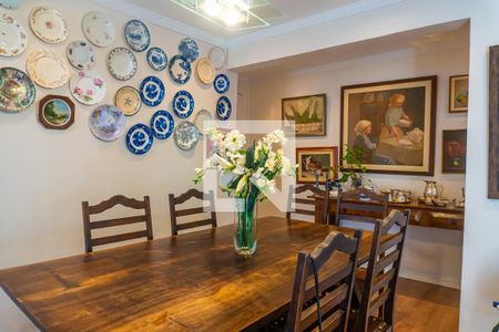 Casa à venda com 380m², 4 quartos e 4 vagas Casa à venda com 380m², 4 quartos e 4 vagasSala