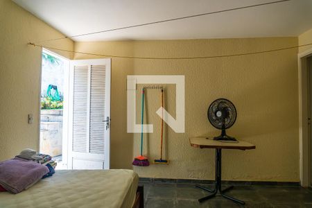 Casa à venda com 380m², 4 quartos e 4 vagas Casa à venda com 380m², 4 quartos e 4 vagasQuarto de Serviço