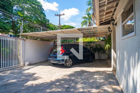 Casa à venda com 380m², 4 quartos e 4 vagas Casa à venda com 380m², 4 quartos e 4 vagasGaragem