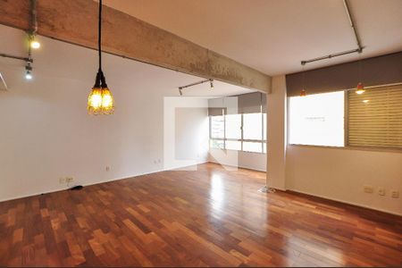 Sala de apartamento para alugar com 2 quartos, 100m² em Cerqueira César, São Paulo