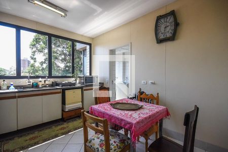 Apartamento à venda com 140m², 3 quartos e 2 vagasCozinha