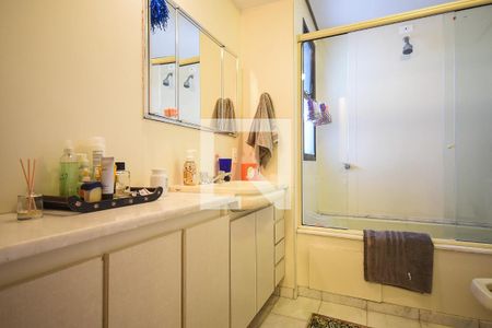 Apartamento à venda com 140m², 3 quartos e 2 vagasBanheiro suíte
