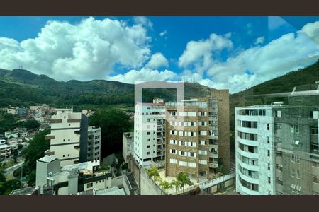 Apartamento à venda com 320m², 4 quartos e 4 vagasVista