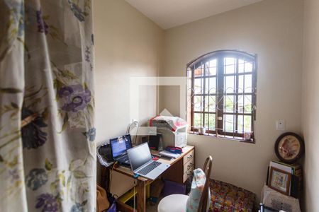 Casa à venda com 162m², 5 quartos e 3 vagas Casa à venda com 162m², 5 quartos e 3 vagasQuarto 5