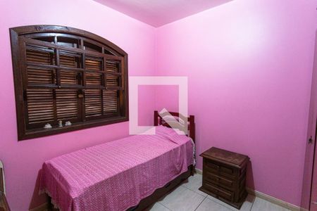 Casa à venda com 162m², 5 quartos e 3 vagas Casa à venda com 162m², 5 quartos e 3 vagasQuarto 4