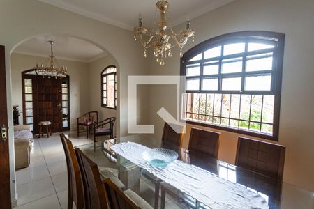 Casa à venda com 162m², 5 quartos e 3 vagas Casa à venda com 162m², 5 quartos e 3 vagasCopa