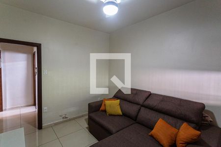 Casa à venda com 162m², 5 quartos e 3 vagas Casa à venda com 162m², 5 quartos e 3 vagasQuarto 6
