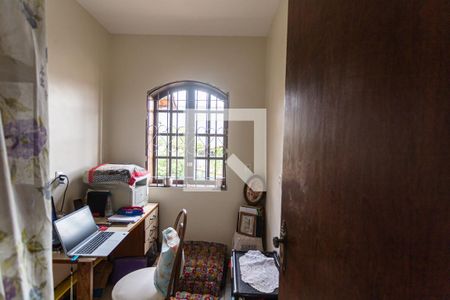 Casa à venda com 162m², 5 quartos e 3 vagas Casa à venda com 162m², 5 quartos e 3 vagasQuarto 5