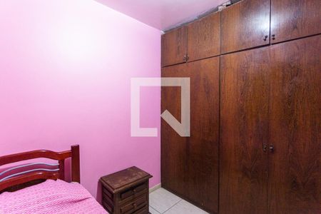 Casa à venda com 162m², 5 quartos e 3 vagas Casa à venda com 162m², 5 quartos e 3 vagasQuarto 4