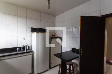 Casa à venda com 162m², 5 quartos e 3 vagas Casa à venda com 162m², 5 quartos e 3 vagasCozinha