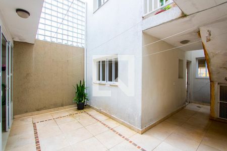 Casa à venda com 205m², 3 quartos e 4 vagas Casa à venda com 205m², 3 quartos e 4 vagasQuintal