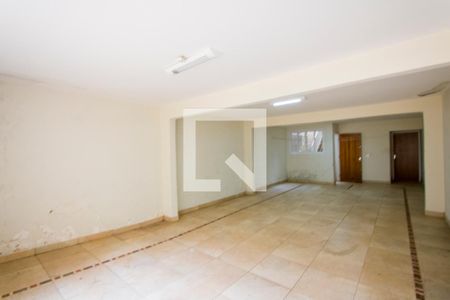 Casa à venda com 205m², 3 quartos e 4 vagas Casa à venda com 205m², 3 quartos e 4 vagasGaragem