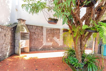 Casa à venda com 505m², 4 quartos e 5 vagas Casa à venda com 505m², 4 quartos e 5 vagasQuintal