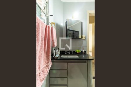 Apartamento à venda com 57m², 2 quartos e sem vagaBanheiro - Armário