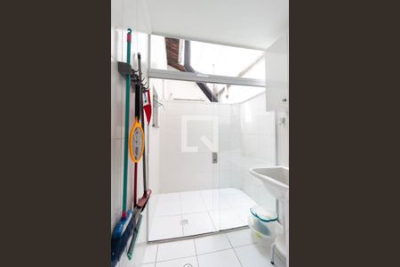 Casa de condomínio à venda com 160m², 3 quartos e 3 vagas Casa de condomínio à venda com 160m², 3 quartos e 3 vagasÁrea de serviço